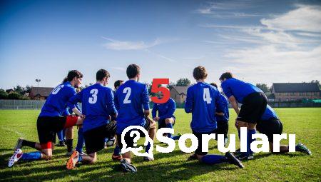 Futbolun Ilk Kadin Taraftarlari Tarihten Ornekler